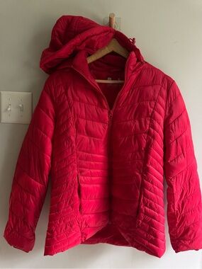 Xersion Women’s Hooded Quilted Puffer Jacket - Red winter holidays snow ski